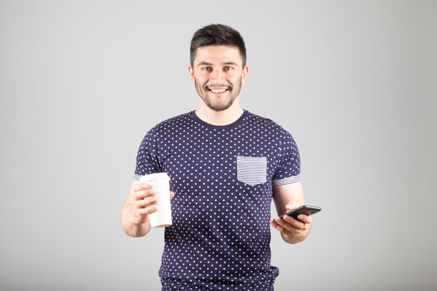 人使用智能手机图片下载