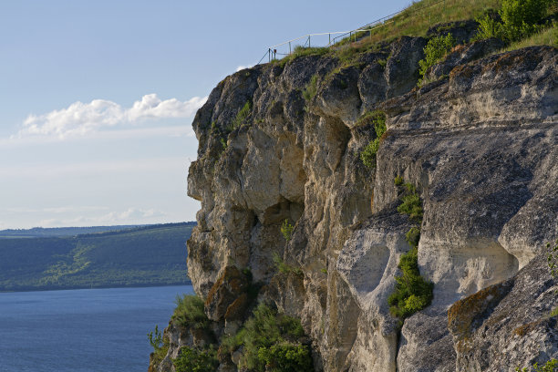 石头在河图片下载