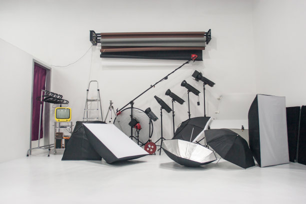 空照相馆与照明设备图片下载