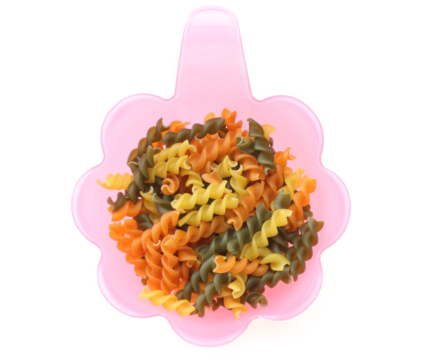 塑料碗里的通心粉图片下载