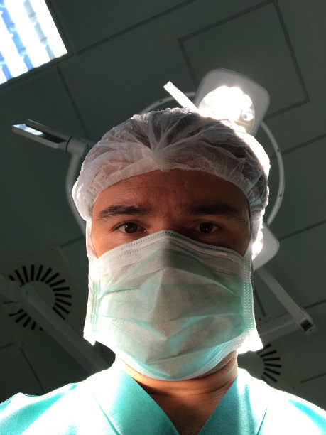 手术室的外科医生图片下载