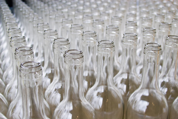 清晰的玻璃瓶图片下载