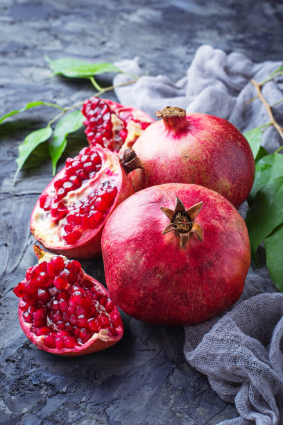 成熟的石榴图片下载