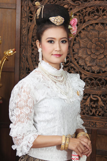 泰式服装的女人图片下载