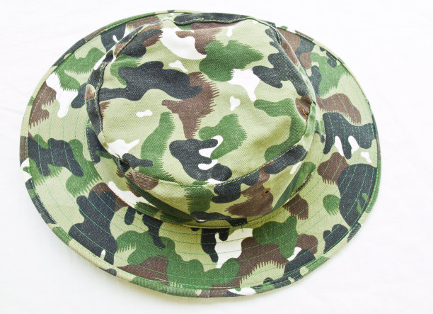 伪装帽孤立在白色背景图片下载