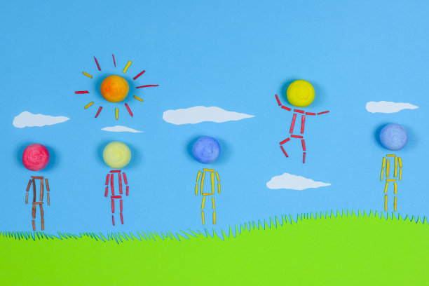 孩子们的玩耍:幸福图片下载