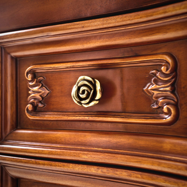 制作精美的木质家具图片下载