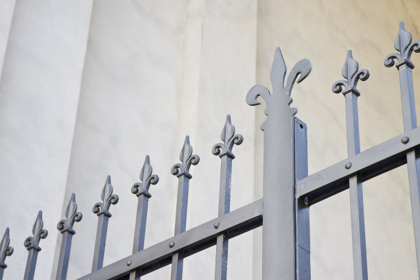 旧锻铁门图片下载