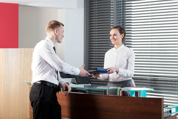 女接待员兼商人图片下载