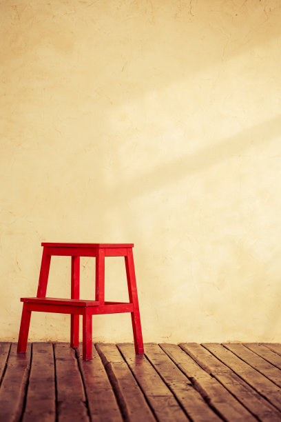 红木椅上图片下载