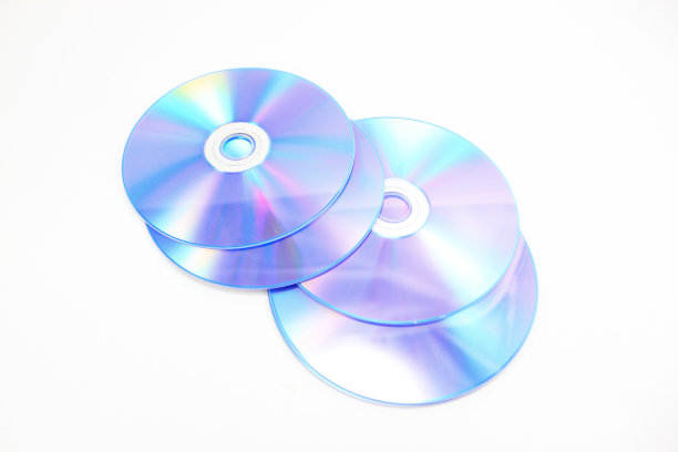 白色背景下的光盘特写镜头图片下载