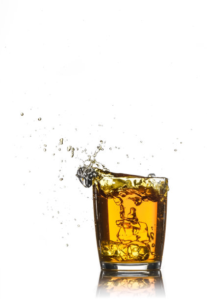 在岩石上图片下载