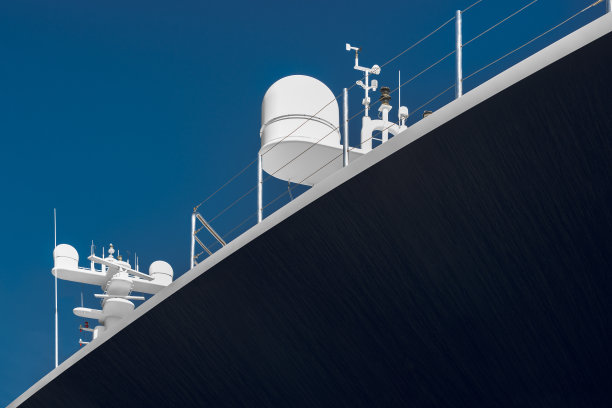 豪华游艇的侧视图图片下载