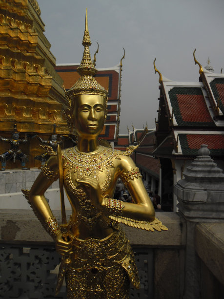 翡翠佛寺的守护者图片下载