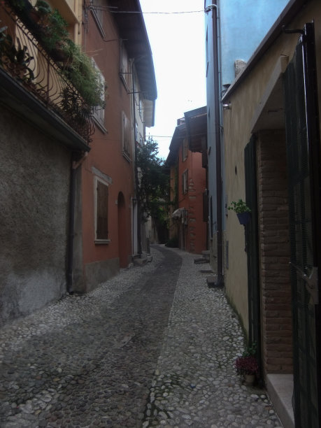 意大利阿科的小路图片下载