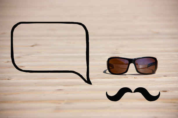 时髦的眼镜，胡子和callout图片下载