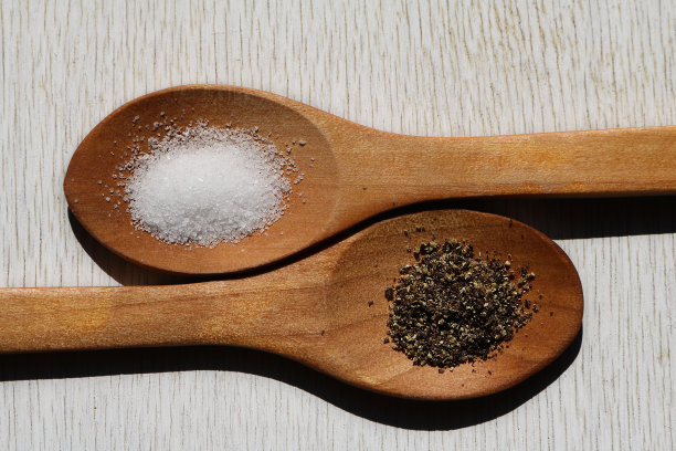 盐和胡椒图片下载