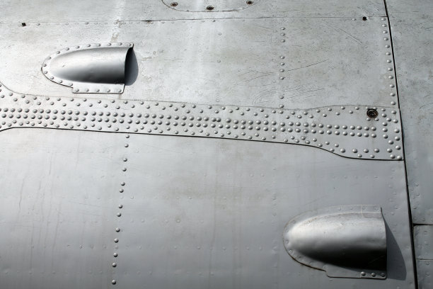 飞机侧壁用铆钉图片下载