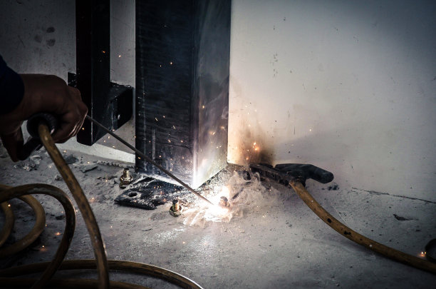 人焊接金属图片下载