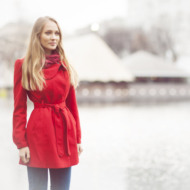 冬天的美丽女孩图片下载