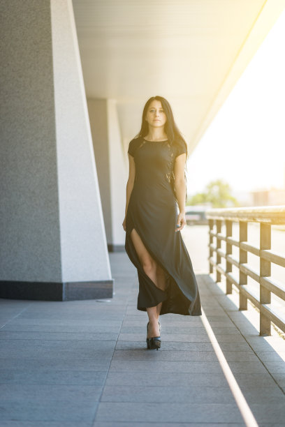 穿着优雅的女士图片下载