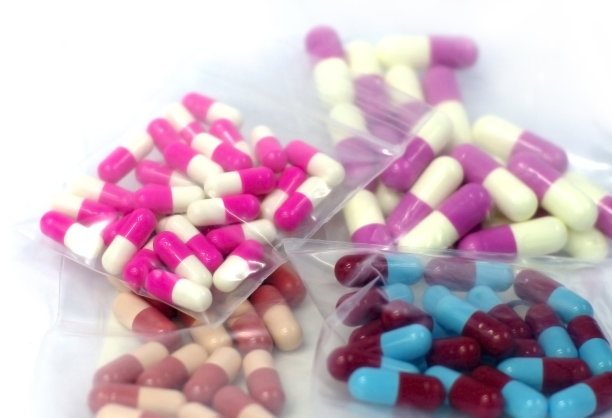 五颜六色的药物胶囊图片下载