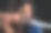 亚洲女子与剑在工作室图片下载