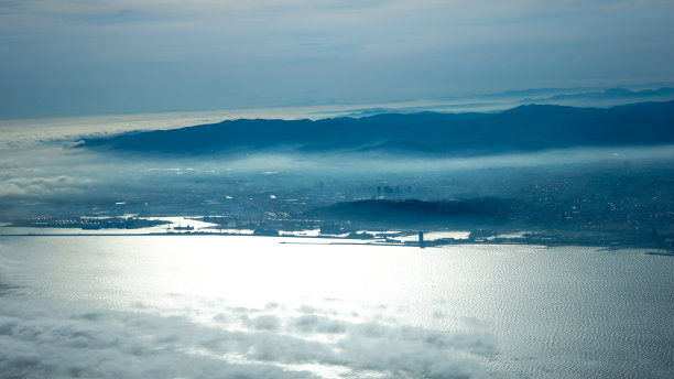 巴萨从空气中图片下载
