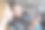 一男一女在机场候机厅使用手机图片下载