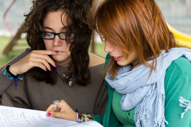十几岁的学生图片下载