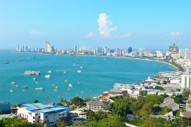 泰国芭堤雅海滩，从山顶俯瞰。图片下载