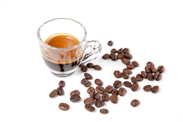 浓缩咖啡和白底咖啡豆图片下载