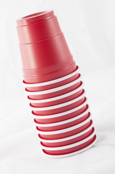 红色的杯子图片下载