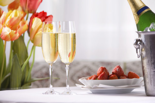 春天的静物与香槟图片下载