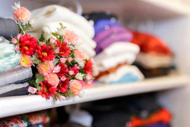 衣架上的花束图片下载