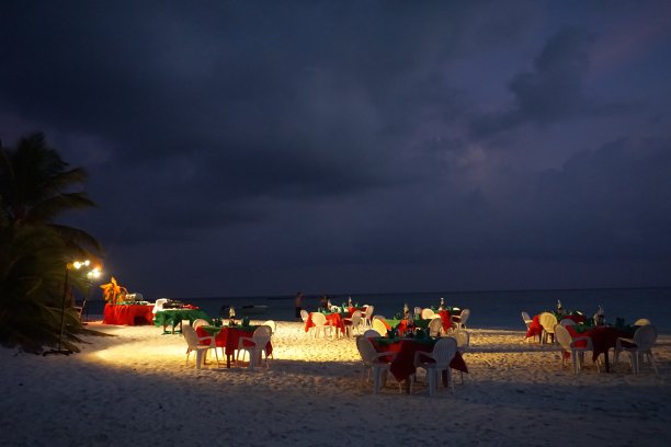 沙滩晚餐图片下载