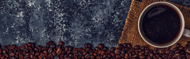 咖啡杯和咖啡豆图片下载