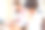 在室内使用笔记本电脑工作的同事图片下载