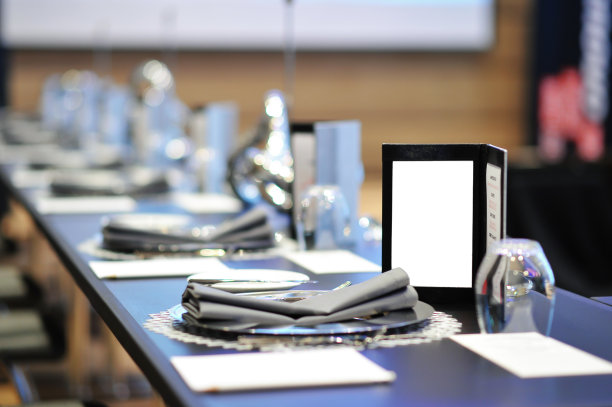 晚餐菜单上的圆桌会议图片下载