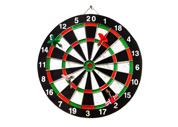 飞镖游戏板在白色图片下载