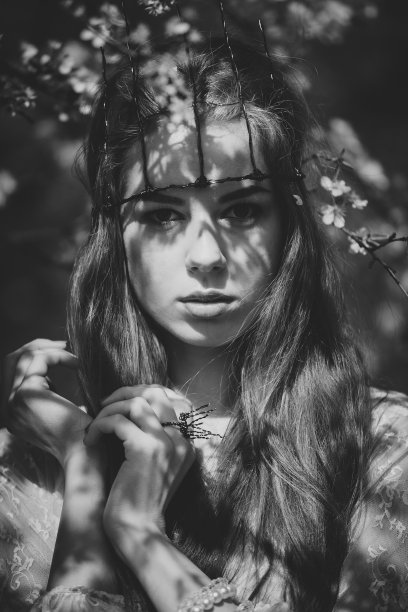 春天。女性。影子图片下载