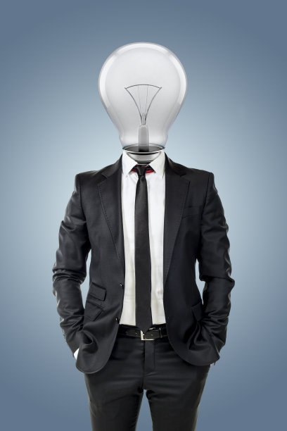 商人用灯泡脑袋，创意经营理念图片下载