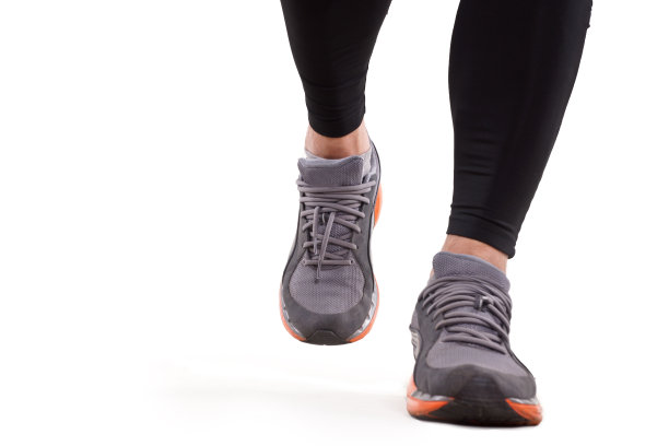 运动中的跑鞋图片下载