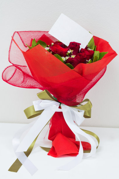 红色花束附卡片图片下载
