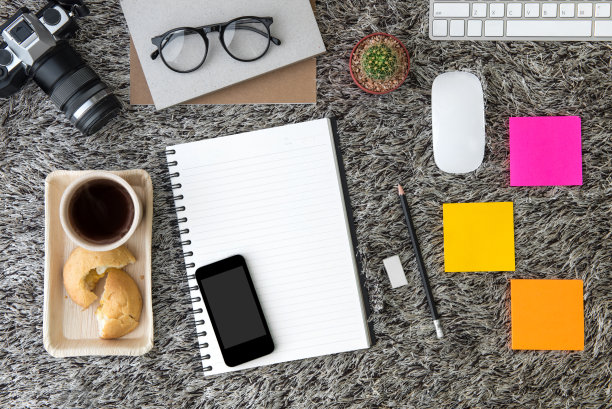 办公室的桌子图片下载