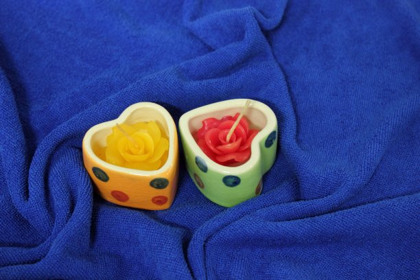 蜡烛的形状，一颗心孤立图片下载