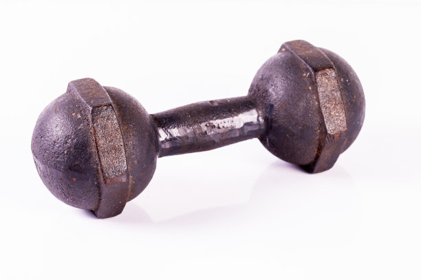 哑铃孤立在白色上。图片下载