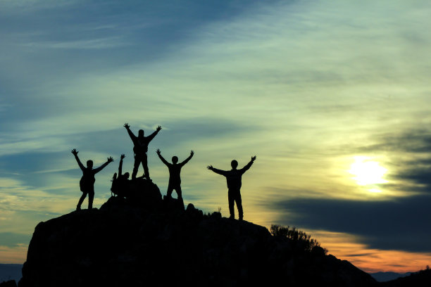 登山活动及成功团队。图片下载