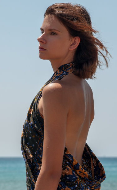 一个少女的肖像图片下载