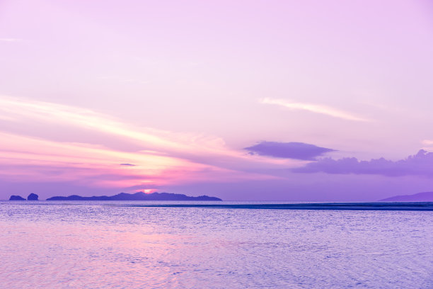 平静的大海甜美的颜色图片下载